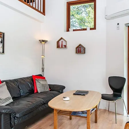8 Person Holiday In R M